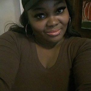 Meet your Posher, Whitney