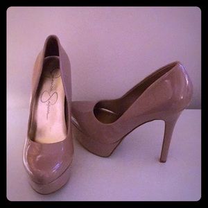 Jessica Simpson nude pumps