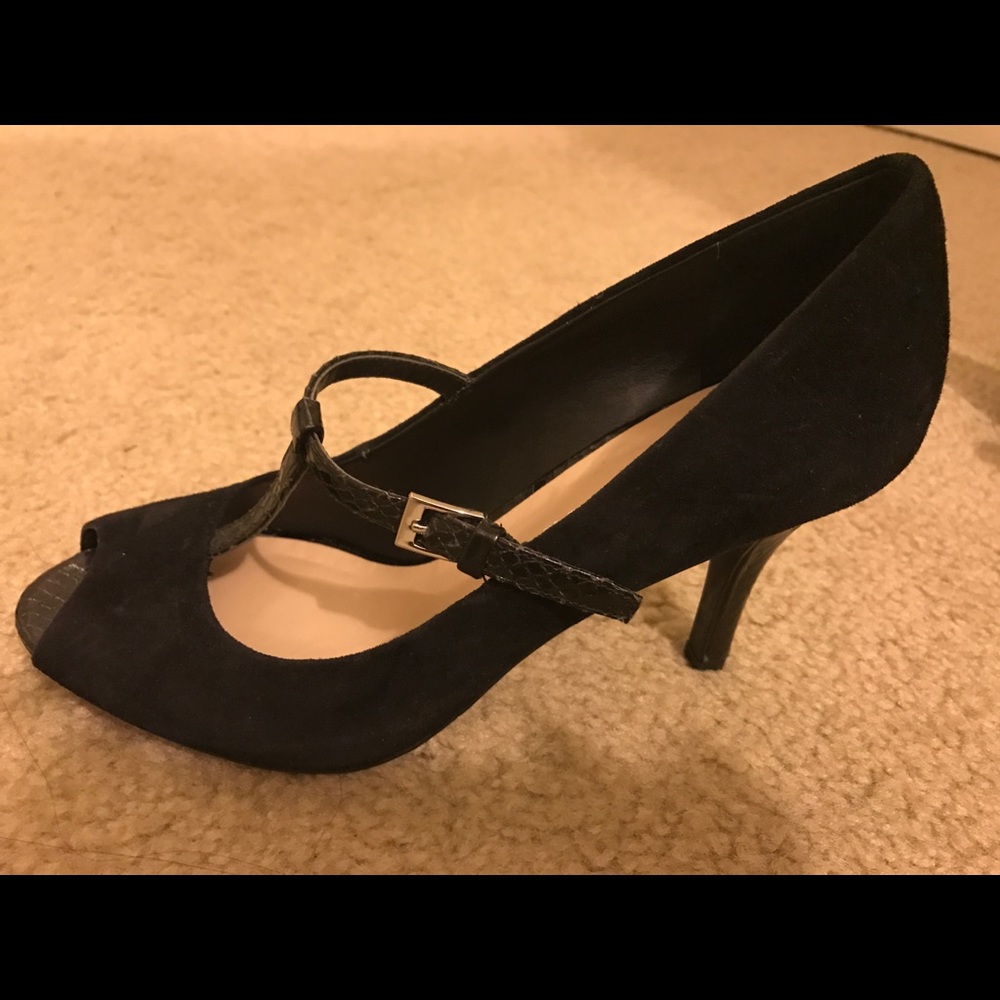 Brand new leather pumps