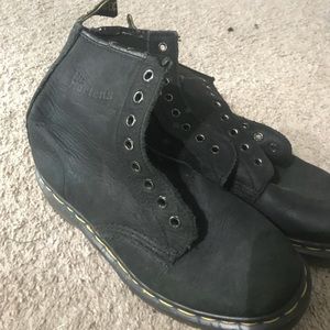 Doc Martens boots women’s 7 men’s 5