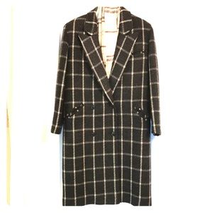 Stunning Harve’ Benard Double Breasted Wool Coat