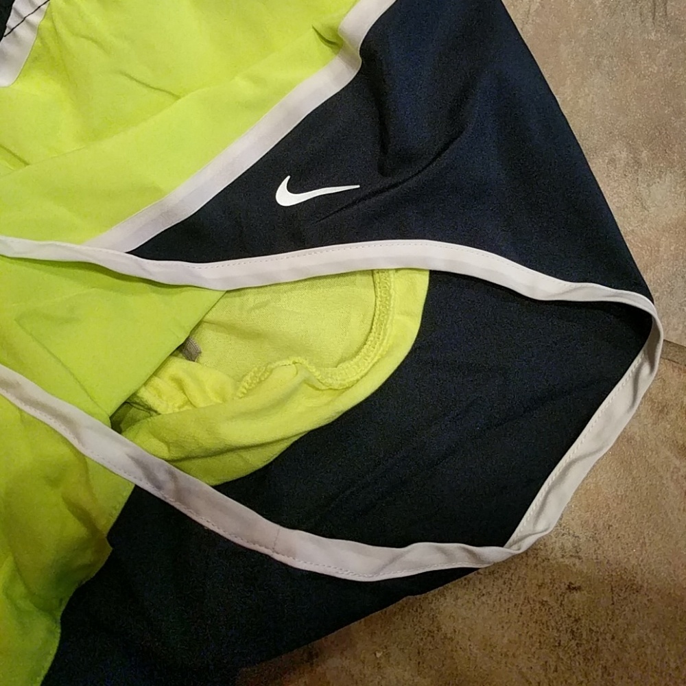 Running shorts - Picture 3 of 4