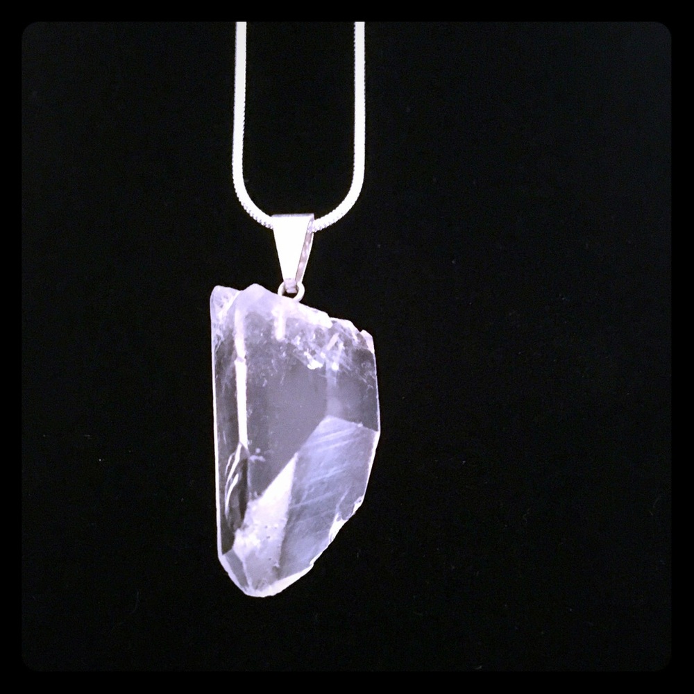 🔮 Quartz Crystal Pendant