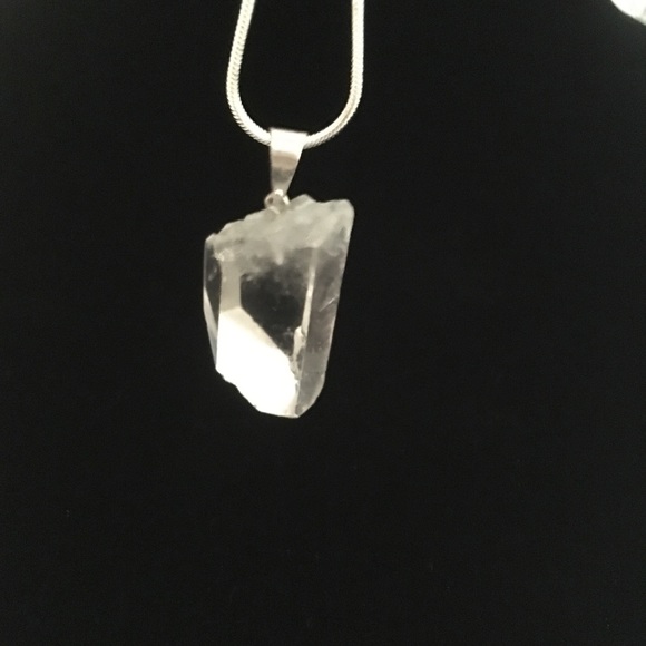 🔮 Quartz Crystal Pendant - Picture 5 of 6