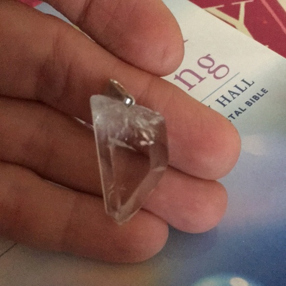 🔮 Quartz Crystal Pendant - Picture 6 of 6