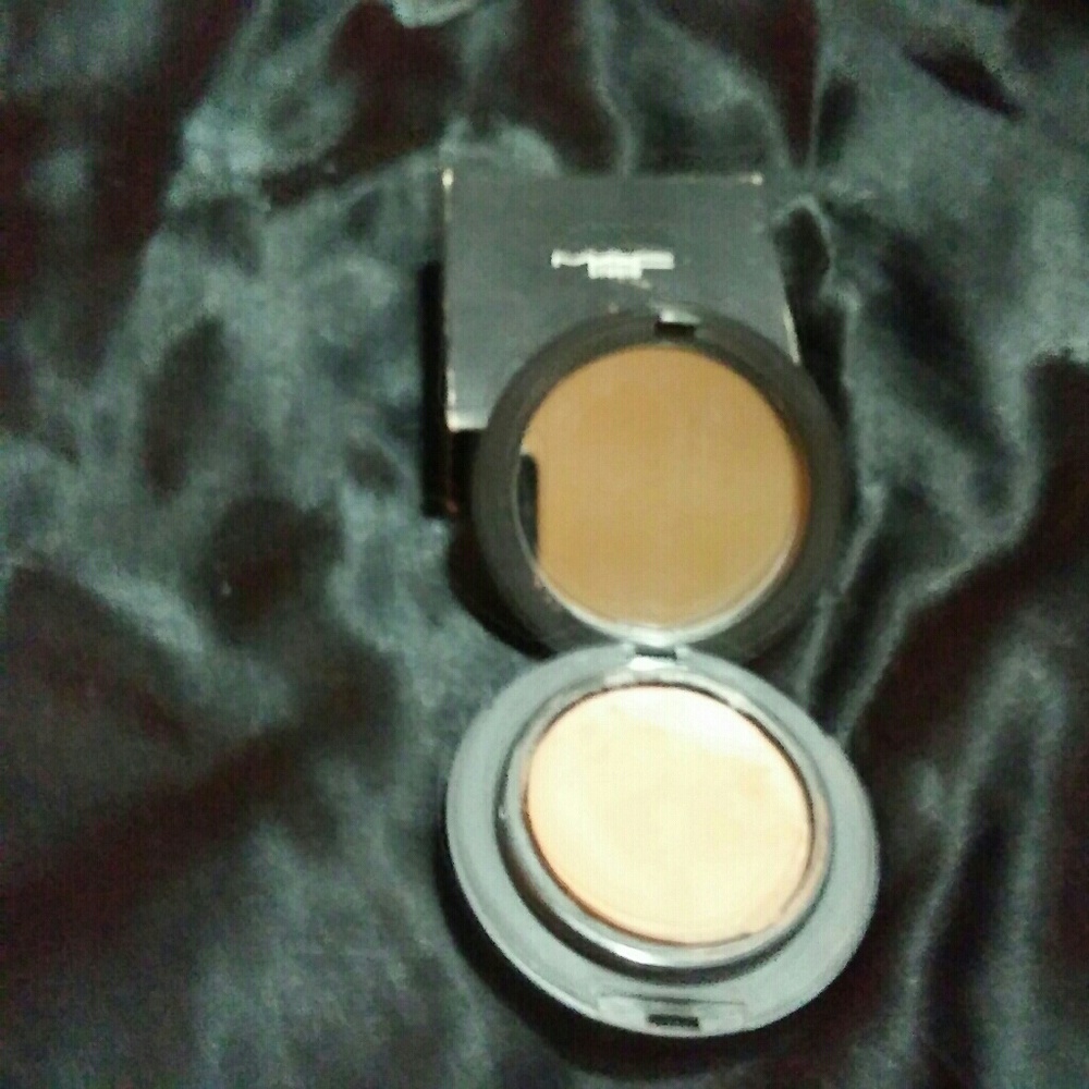 😀MAC Studio Foundation😀