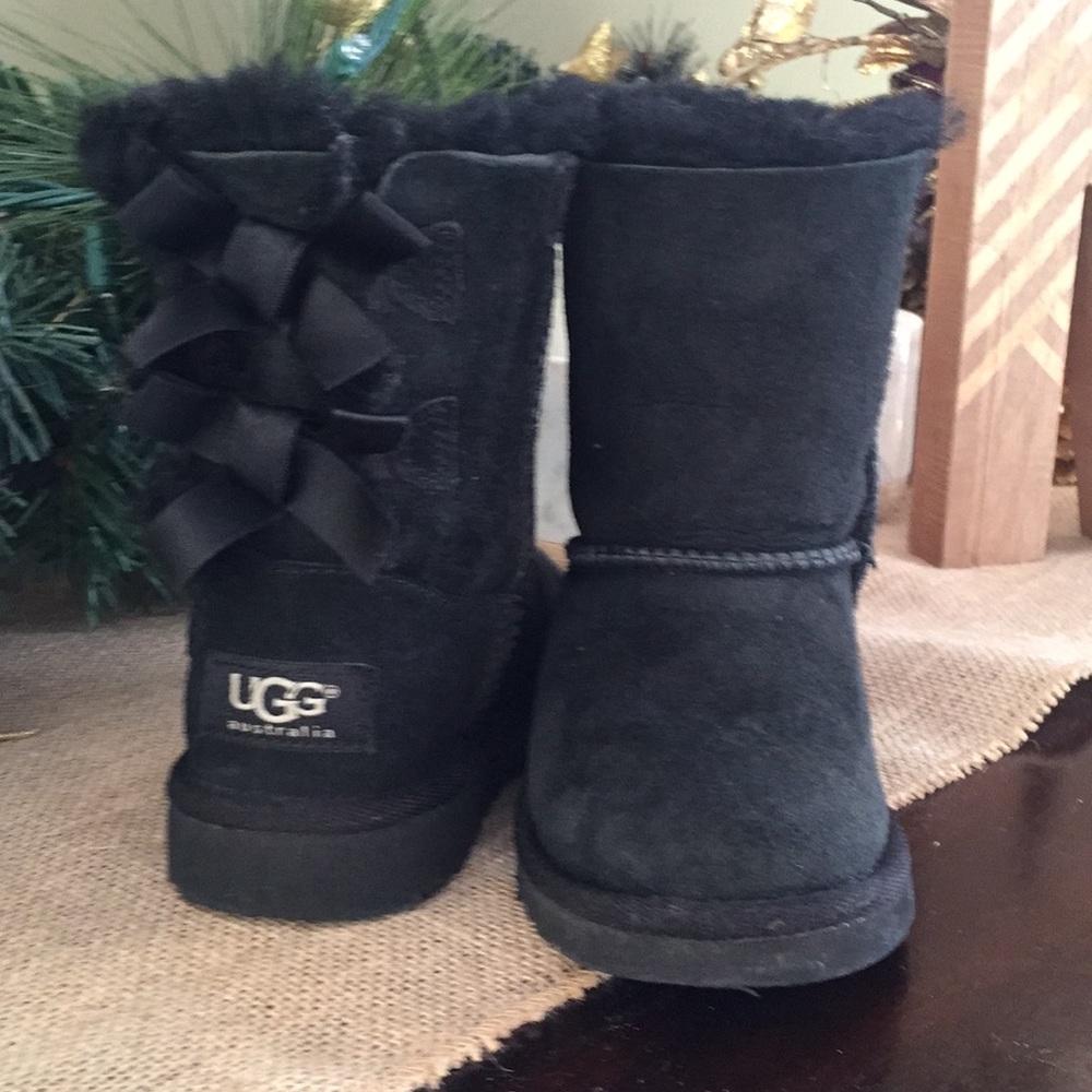 Bailey Uggs with Bow Detail
