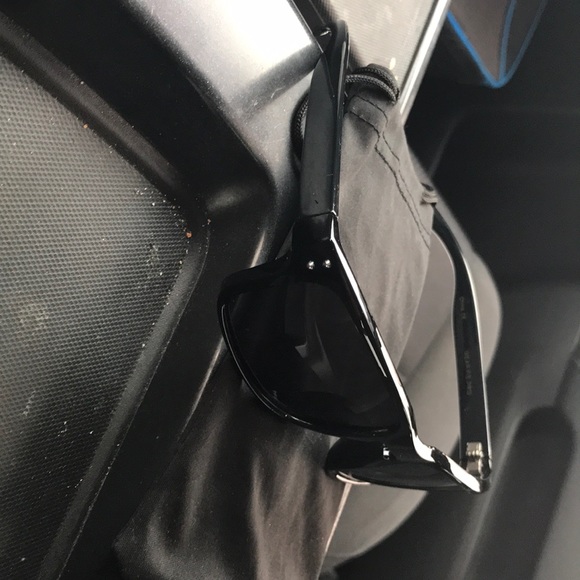 Sunglasses - Picture 3 of 4