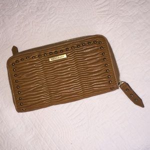 Burberry unique wallet