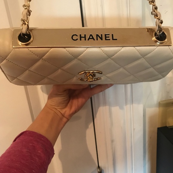 Ivory gold plated Chanel bag - Picture 3 of 8