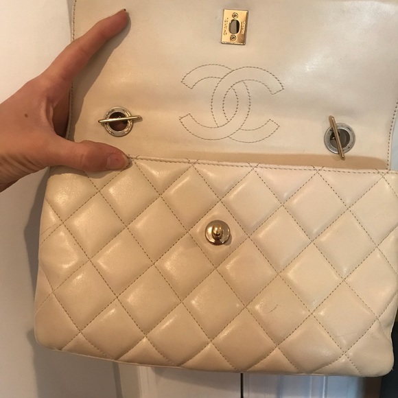 Ivory gold plated Chanel bag - Picture 5 of 8