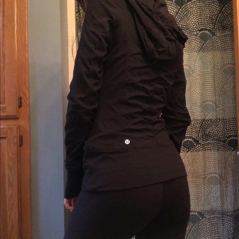 LULULEMON IN FLUX JACKET