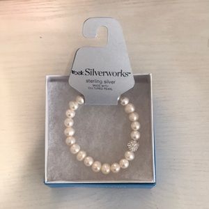 Pearl Bracelet with diamond accent
