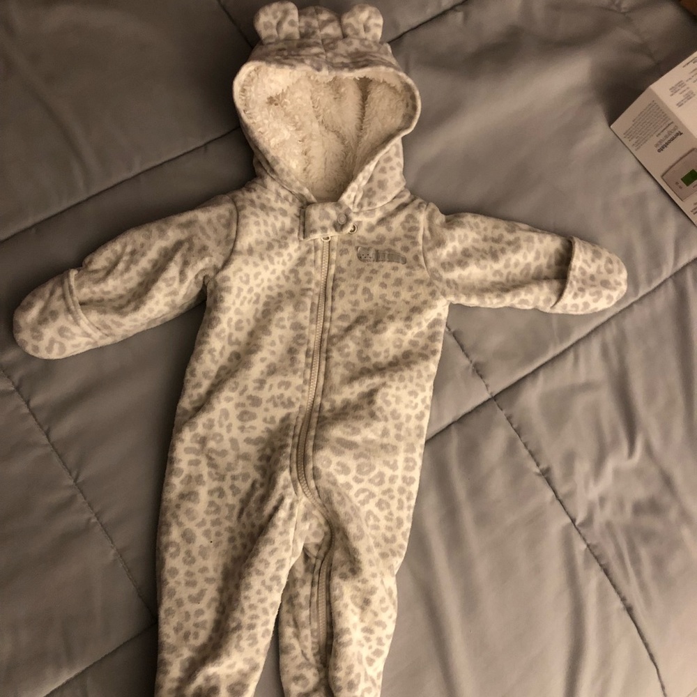 Carters Leopard baby winter suit ❄️