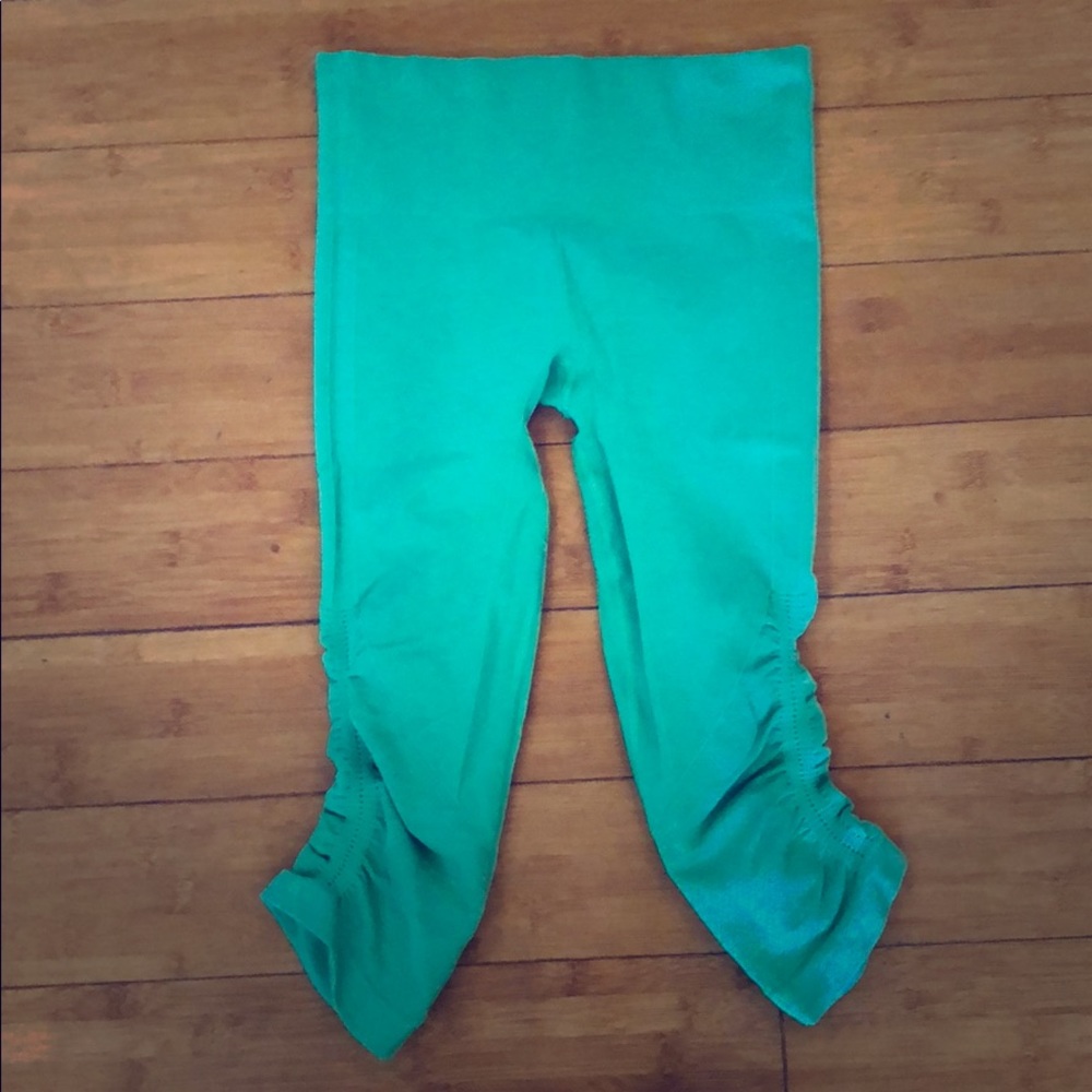 Green Lululemon capris