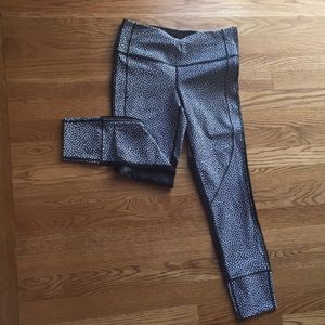 Reserved Lulu 7/8 Hit It Crop 6