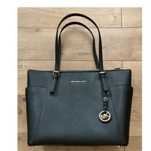 Super Clean Michael Kors Tote🚨🚨🚨🚨