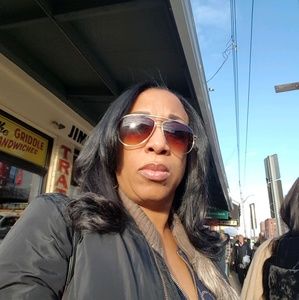 Meet your Posher, Monica