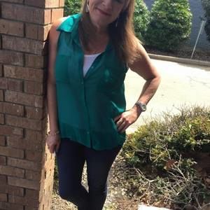 Meet your Posher, Jennifer