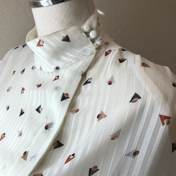 Tops - SOLD Vintage Mod Cream/White Print Overlay Button