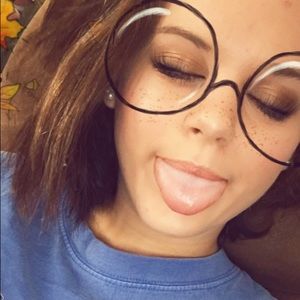 Meet your Posher, Abby