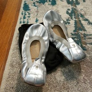 Adorable YS Silver Flats