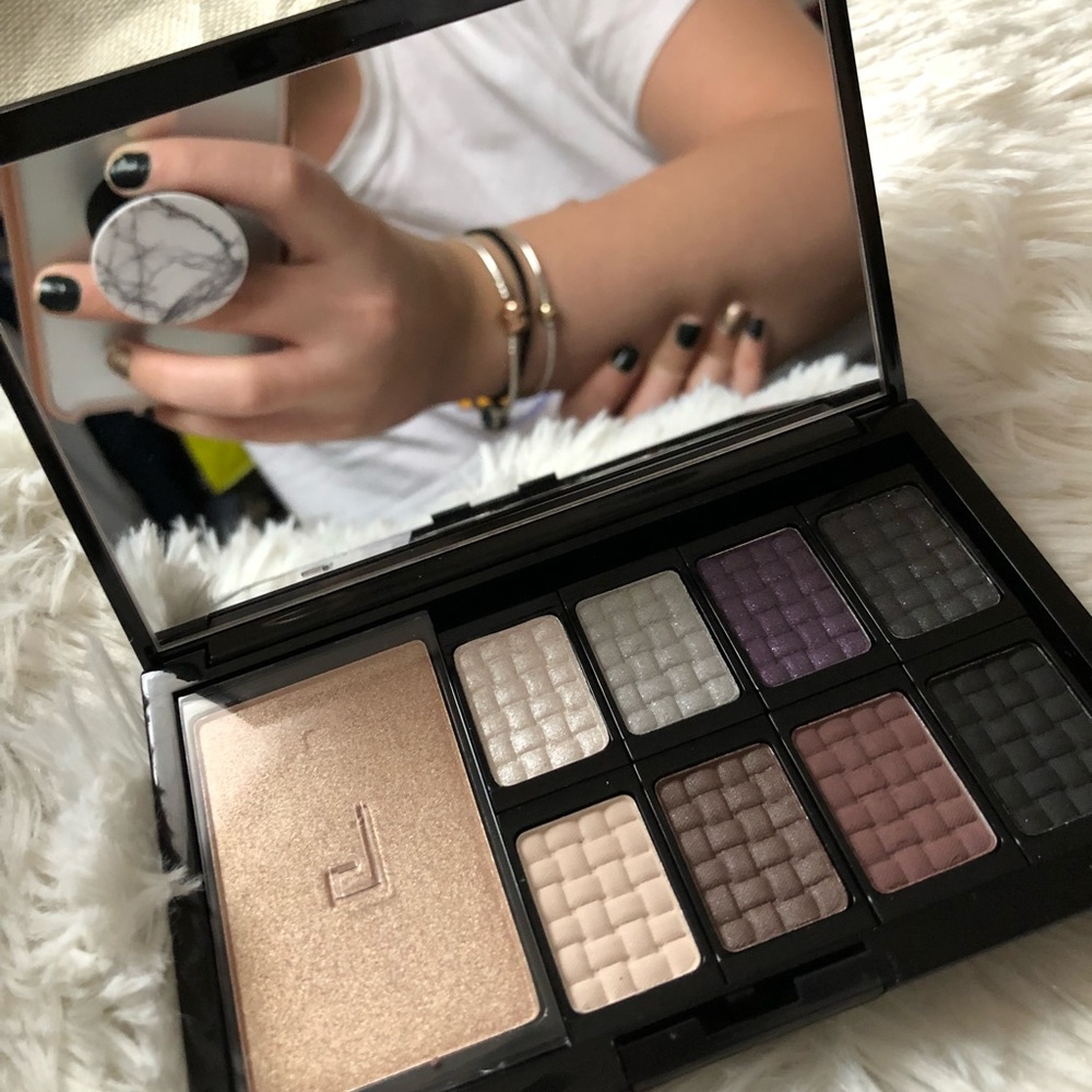 DOUCCE EYESHADOW PALLET BRAND NEW