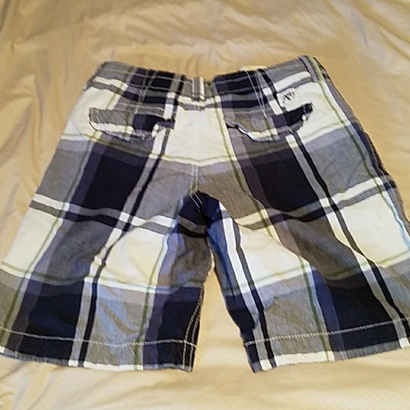 Shorts - Picture 2 of 8