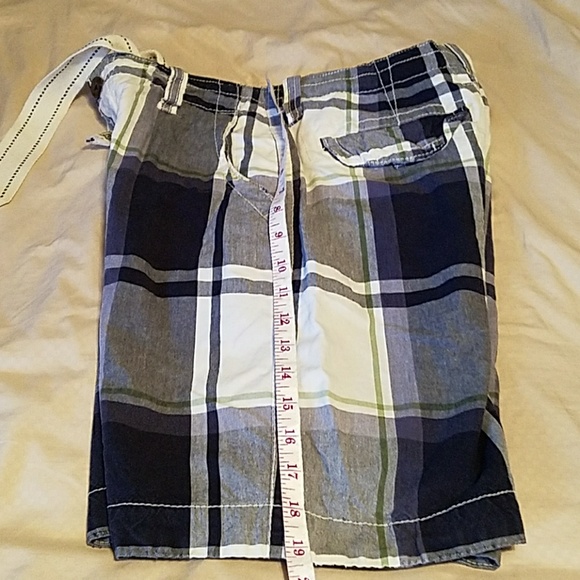 Shorts - Picture 3 of 8