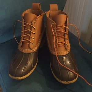 Bean boots. Size 9 Ladies. Worn once.