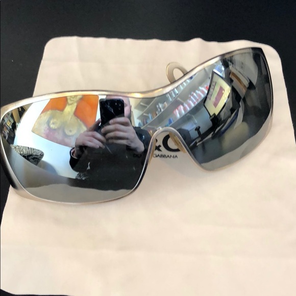 Dolce & Gabbana 100% Authentic 10/10 condition main image 8
