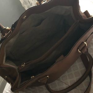 Good condition Michael Kors leather bag,
