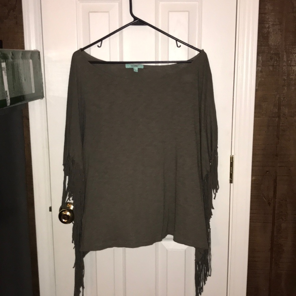Karlie off the shoulder fringe top