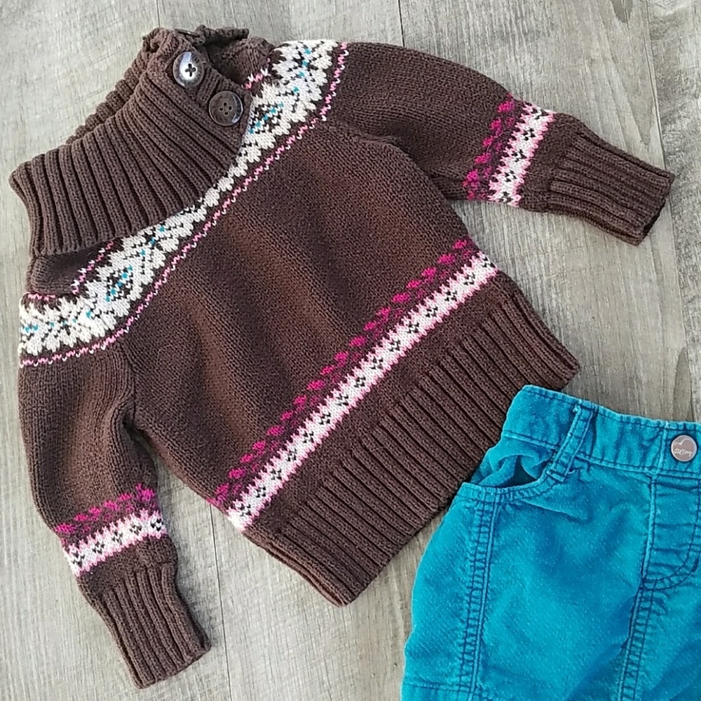 Adorable turtle neck sweater