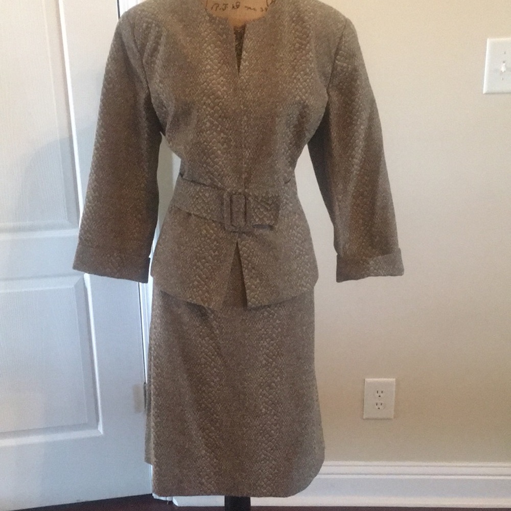 Brown printed skirt suit