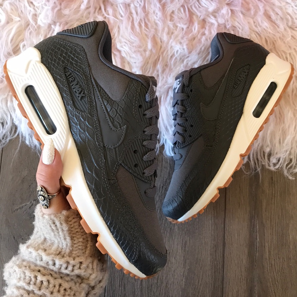 NWT🐺Nike Air Max 90 Premium - Picture 5 of 7