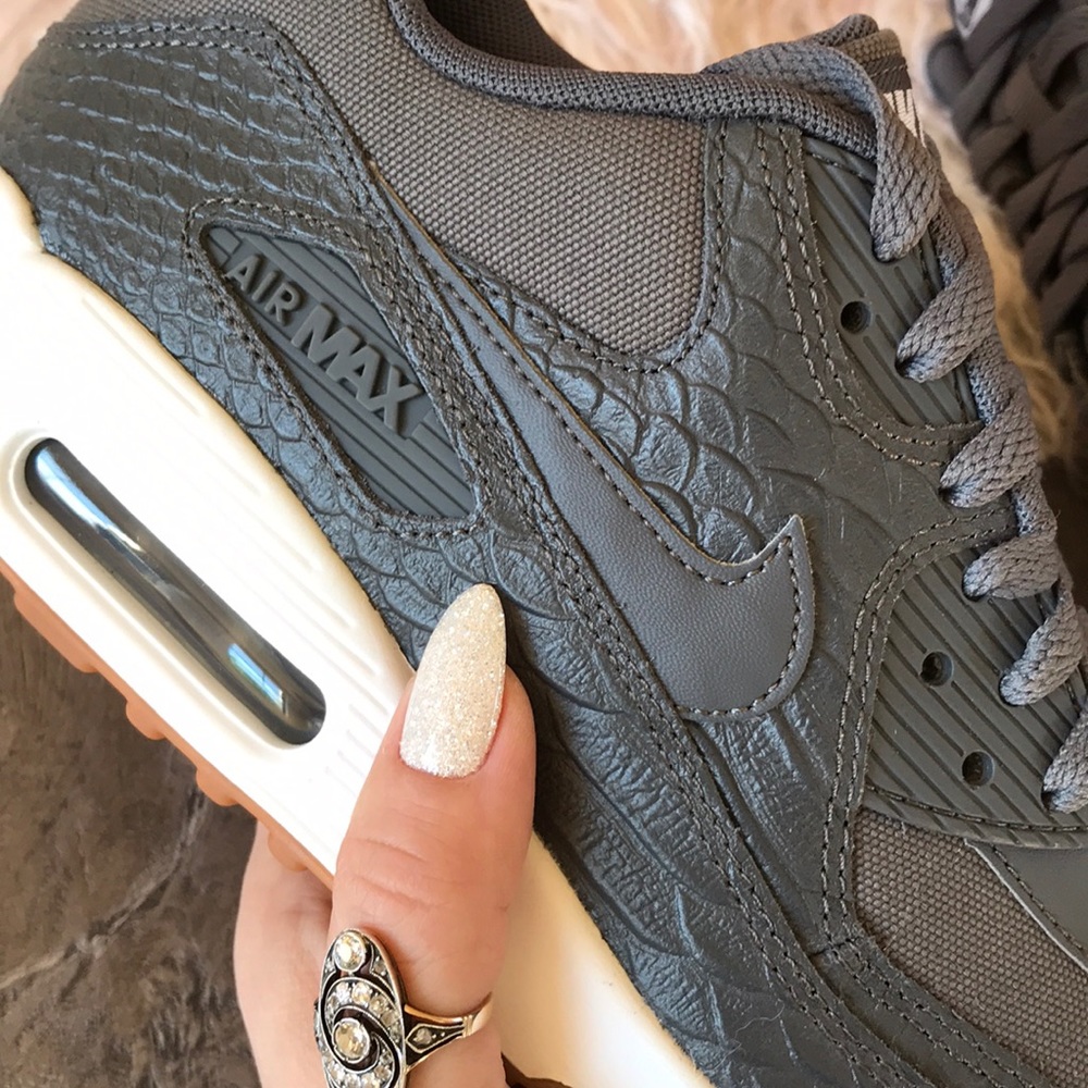 NWT🐺Nike Air Max 90 Premium - Picture 6 of 7