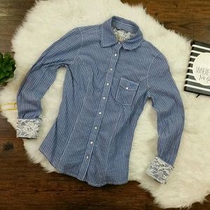 Guess by Los Angeles button down shirt size xs