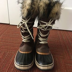 Sorel ‘Joan of Arc’ Boots