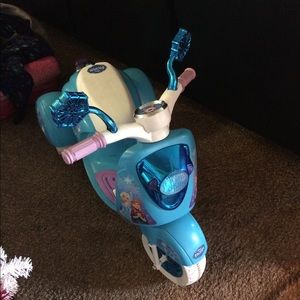 Disney Frozen Power Scooter