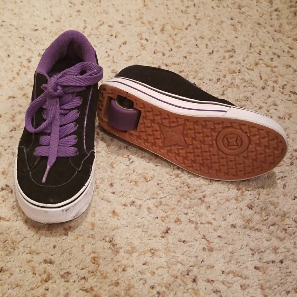 MUST GO Heelys sz 2 purple and black