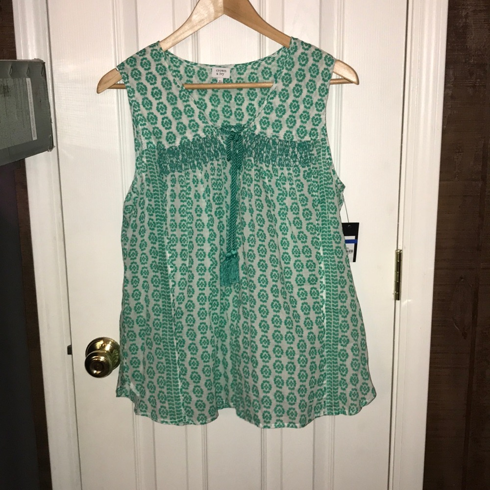 Crown and ivy patterned tank top