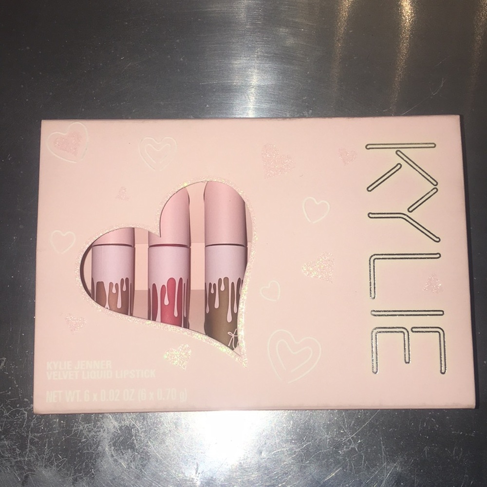 Kylie Jenner velvet lipstick
