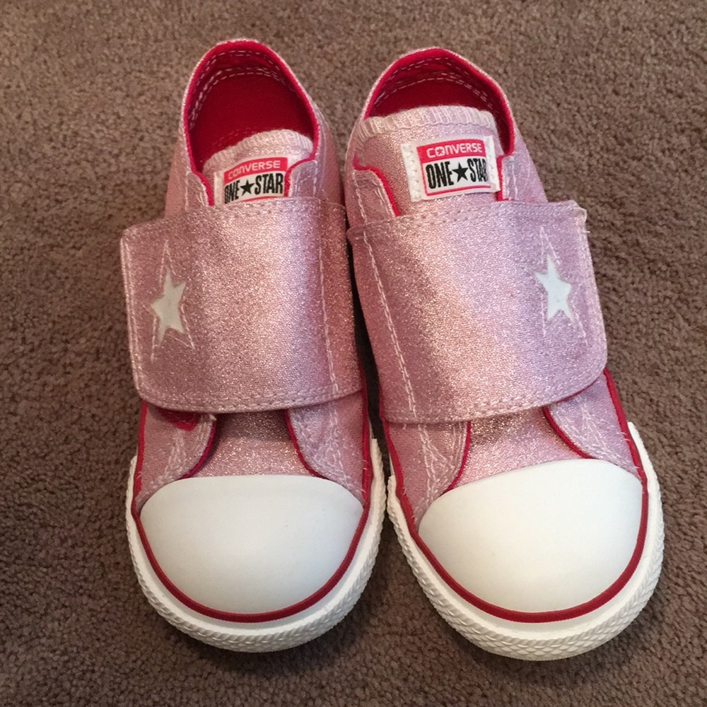 Girls converse pink shimmer sneakers size 11