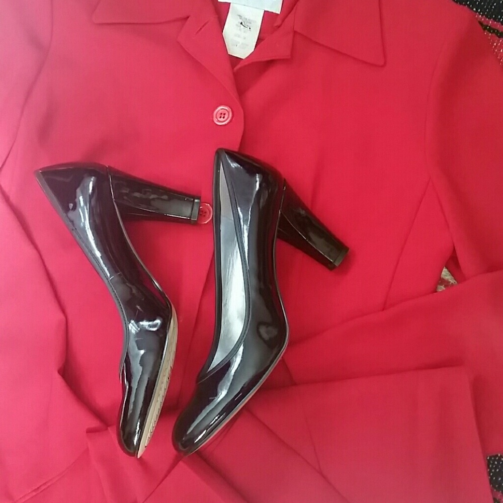 Final price. Bandolino black patent