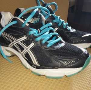 Women's size 8.5 ASICS gels