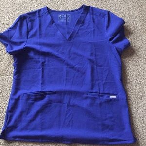 Figs scrub top “Casma three-pocket”