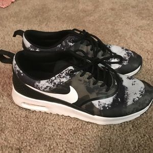 Pair of black-white-gray nike low-top sneaker