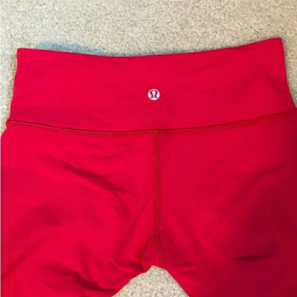 Lululemon size 4 mid rise