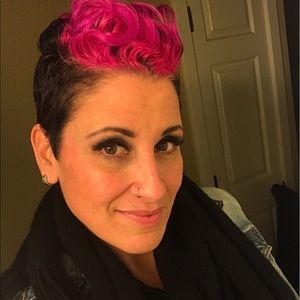 Meet your Posher, Holly